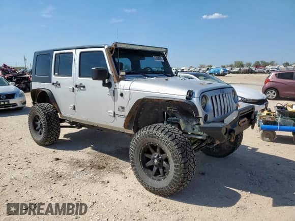 2008 Jeep Wrangler Unlimited X with VIN 1J4GA39108L539456, listed as a Copart auction lot 83954035 with 171,580 mi miles and Salvage title. Bid and sale history available at DreamBid. Image 4.