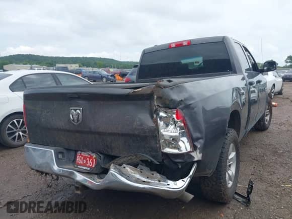 2021 Ram 1500 Tradesman z VIN 1C6RR6FG4MS524838, wystawiony jako IAAI lot #42642472 z przebiegiem 110 098 mil mil oraz . Historia ofert i sprzedaży dostępna na DreamBid. Obrazek 4.