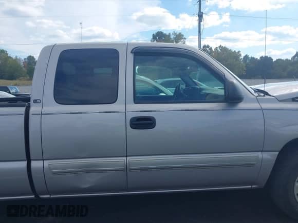 2005 Chevrolet Silverado 1500 LS z VIN 2GCEC19V751152385, wystawiony jako IAAI lot #43360918 z przebiegiem 158 152 mil mil oraz . Historia ofert i sprzedaży dostępna na DreamBid. Obrazek 14.