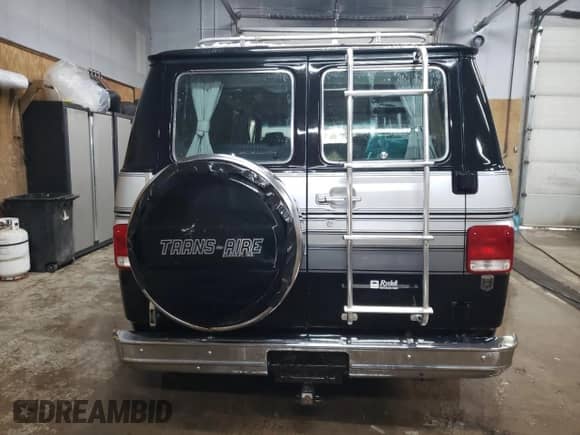 1988 Chevrolet Chevy Van с VIN 2GBEG25K2J4137750, выставлен на аукционе Copart как лот 51053075 с пробегом 26 823 миль миль и Списание • Salvage title. История ставок и продаж доступна на DreamBid. Изображение 6.