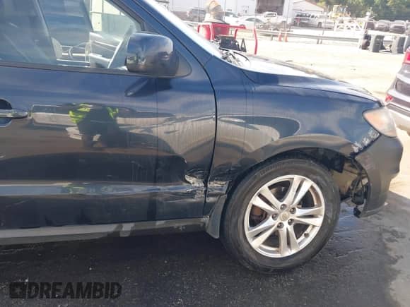 2011 Hyundai Santa Fe SE с VIN 5XYZH4AG4BG045166, выставлен на аукционе IAAI как лот 43058627 с пробегом 267 350 миль миль и . История ставок и продаж доступна на DreamBid. Изображение 6.