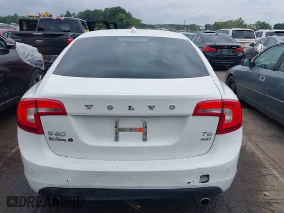 2013 Volvo S60 T6 R-Design Platinum с VIN YV1902FH5D2174408, выставлен на аукционе IAAI как лот 42684724 с пробегом 94 451 миль миль и . История ставок и продаж доступна на DreamBid. Изображение 16.