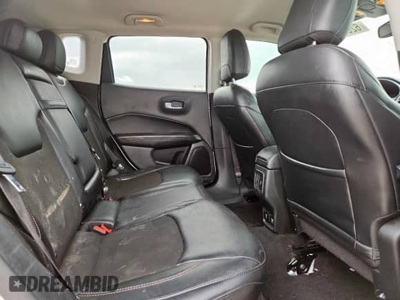2018 Jeep Compass Latitude z VIN 3C4NJCBB9JT108608, wystawiony jako Copart lot #62002645 z przebiegiem 116 450 mil mil oraz Czysty tytuł • Clean title. Historia ofert i sprzedaży dostępna na DreamBid. Obrazek 11.