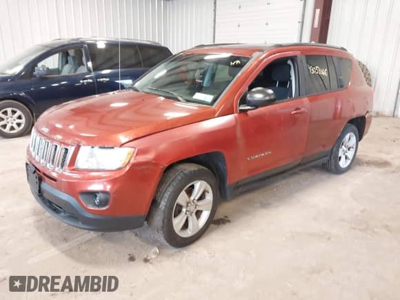 2012 Jeep Compass Latitude z VIN 1C4NJDEB4CD676744, wystawiony jako IAAI lot #43053366 z przebiegiem 150 410 mil mil oraz . Historia ofert i sprzedaży dostępna na DreamBid. Obrazek 2.