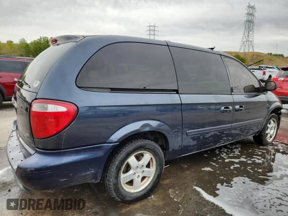 2007 Dodge Grand Caravan SXT with VIN 2D4GP44L37R248977, listed as a Copart auction lot 81631125 with 160,945 mi miles and Salvage title. Bid and sale history available at DreamBid. Image 3.