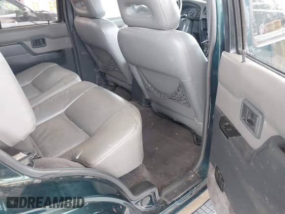 1995 Nissan Pathfinder LE with VIN JN8HD17Y0SW076301, listed as a IAAI auction lot 41845966 with 255,511 mi miles and . Bid and sale history available at DreamBid. Image 8.