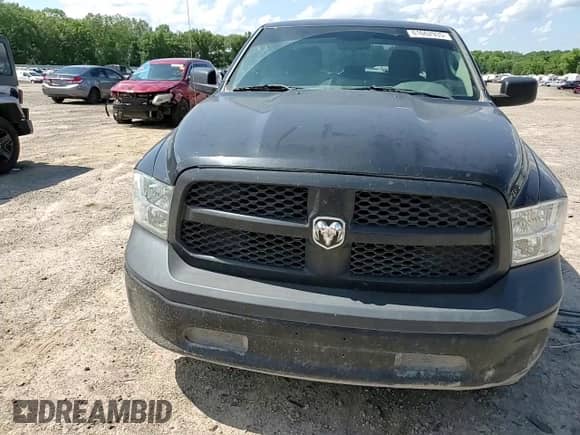 2017 Ram 1500 Tradesman z VIN 1C6RR6FT1HS609798, wystawiony jako Copart lot #61662935 z przebiegiem 194 348 mil mil oraz Czysty tytuł • Clean title. Historia ofert i sprzedaży dostępna na DreamBid. Obrazek 13.