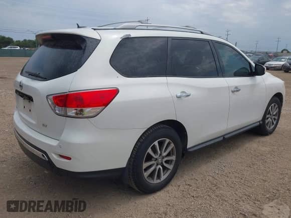 2014 Nissan Pathfinder SL with VIN 5N1AR2MN6EC685974, listed as a IAAI auction lot 42236096 with 185,204 mi miles and . Bid and sale history available at DreamBid. Image 4.