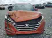 2017 Hyundai Tucson SE z VIN KM8J33A43HU341794, wystawiony jako Copart lot #70734915 z przebiegiem 64 685 mil mil oraz Szkoda całkowita • Salvage title. Historia ofert i sprzedaży dostępna na DreamBid. Obrazek 5.