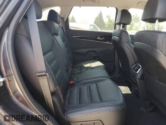 2018 Kia Sorento EX with VIN 5XYPHDA55JG395801, listed as a Copart auction lot 60622665 with 83,100 mi miles and Salvage title. Bid and sale history available at DreamBid. Image 11.