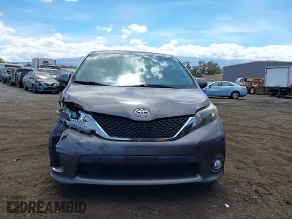 2013 Toyota Sienna SE with VIN 5TDXK3DC2DS324200, listed as a IAAI auction lot 43118012 with 158,753 mi miles and . Bid and sale history available at DreamBid. Image 12.