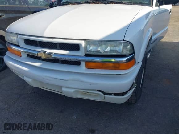 2002 Chevrolet Blazer LS с VIN 1GNCS18W72K174863, выставлен на аукционе IAAI как лот 43014539 с пробегом 208 577 миль миль и . История ставок и продаж доступна на DreamBid. Изображение 6.