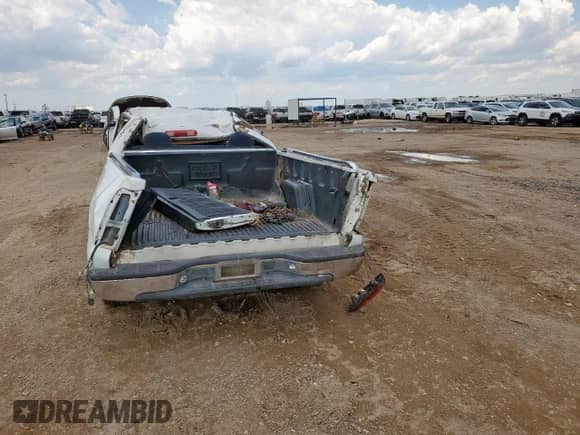 1999 Chevrolet Silverado 1500 LS с VIN 2GCEC19V2X1118549, выставлен на аукционе Copart как лот 68527045 с пробегом Не указан миль и На запчасти • Non repairable. История ставок и продаж доступна на DreamBid. Изображение 6.