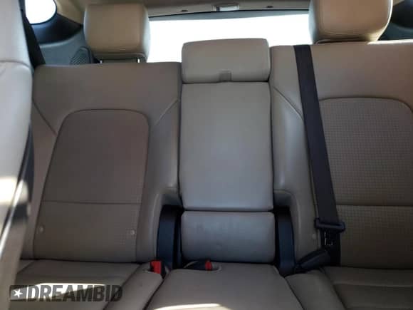 2014 Hyundai Santa Fe с VIN 5XYZU3LA7EG174196, выставлен на аукционе Copart как лот 68150655 с пробегом 85 085 миль миль и Списание • Salvage title. История ставок и продаж доступна на DreamBid. Изображение 10.