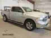 2016 Ram 1500 SLT z VIN 1C6RR6GTXGS262498, wystawiony jako IAAI lot #42450058 z przebiegiem 137 239 mil mil oraz . Historia ofert i sprzedaży dostępna na DreamBid. Obrazek 1.