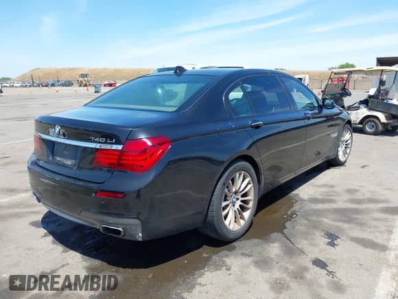 2015 BMW 7 Series 740Li с VIN WBAYE4C50FD138977, выставлен на аукционе IAAI как лот 42277341 с пробегом 109 877 миль миль и . История ставок и продаж доступна на DreamBid. Изображение 4.