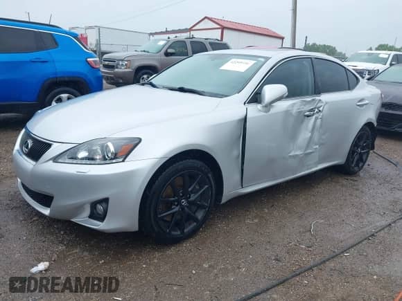 2012 Lexus IS 350 z VIN JTHCE5C22C5002735, wystawiony jako IAAI lot #42295104 z przebiegiem 253 853 mil mil oraz . Historia ofert i sprzedaży dostępna na DreamBid. Obrazek 2.