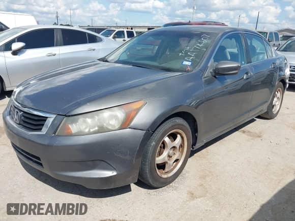 2010 Honda Accord LX z VIN 1HGCP2F32AA174607, wystawiony jako IAAI lot #43354547 z przebiegiem 264 503 mil mil oraz . Historia ofert i sprzedaży dostępna na DreamBid. Obrazek 2.