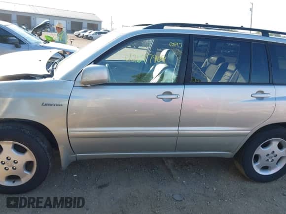 2004 Toyota Highlander с VIN JTEEP21A840030322, выставлен на аукционе IAAI как лот 42647909 с пробегом 251 454 миль миль и . История ставок и продаж доступна на DreamBid. Изображение 15.