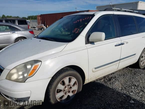 2007 Hyundai Entourage GLS с VIN KNDMC233576018558, выставлен на аукционе IAAI как лот 42986571 с пробегом 283 688 миль миль и . История ставок и продаж доступна на DreamBid. Изображение 6.