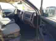 2019 Ram 1500 Express z VIN 1C6RR7FG7KS580923, wystawiony jako IAAI lot #41225273 z przebiegiem 107 210 mil mil oraz . Historia ofert i sprzedaży dostępna na DreamBid. Obrazek 5.