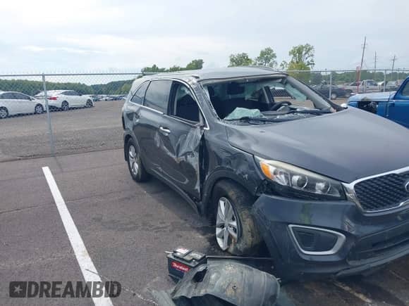 2018 Kia Sorento LX z VIN 5XYPG4A35JG376635, wystawiony jako IAAI lot #43287779 z przebiegiem 110 207 mil mil oraz . Historia ofert i sprzedaży dostępna na DreamBid. Obrazek 6.