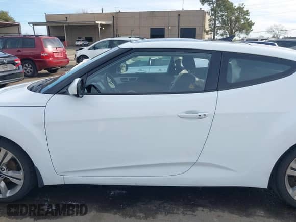 2017 Hyundai Veloster with VIN KMHTC6ADXHU318331, listed as a IAAI auction lot 41588356 with 48,282 mi miles and . Bid and sale history available at DreamBid. Image 15.