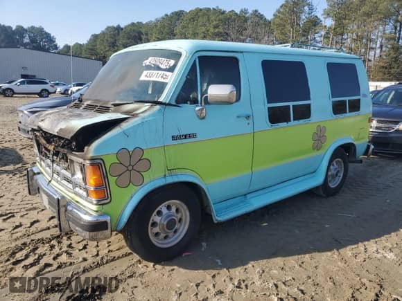 1993 Dodge Cargo z VIN 2B6HB21X5PK528473, wystawiony jako Copart lot #43371745 z przebiegiem Nie podano mil oraz Szkoda całkowita • Salvage title. Historia ofert i sprzedaży dostępna na DreamBid. Obrazek 1.