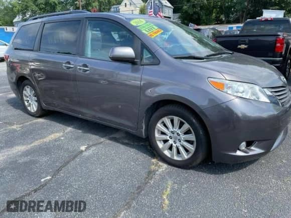 2015 Toyota Sienna Limited с VIN 5TDDK3DC4FS117555, выставлен на аукционе Copart как лот 91063965 с пробегом 141 188 миль миль и Чистый • Clean title. История ставок и продаж доступна на DreamBid. Изображение 1.
