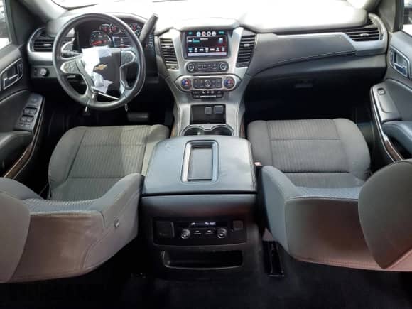 2017 Chevrolet Suburban LS с VIN 1GNSCGKC9HR237200, выставлен на аукционе Copart как лот 67324515 с пробегом 83 600 миль миль и На запчасти • Non repairable. История ставок и продаж доступна на DreamBid. Изображение 8.