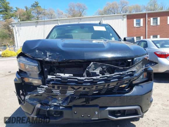 2020 Chevrolet Silverado 1500 Custom z VIN 3GCUYBEF2LG450848, wystawiony jako IAAI lot #42075964 z przebiegiem 55 560 mil mil oraz . Historia ofert i sprzedaży dostępna na DreamBid. Obrazek 12.