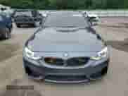 2017 BMW M3 z VIN WBS8M9C37H5G86176, wystawiony jako Copart lot #61449215 z przebiegiem 71 108 mil mil oraz Szkoda całkowita • Salvage title. Historia ofert i sprzedaży dostępna na DreamBid. Obrazek 5.
