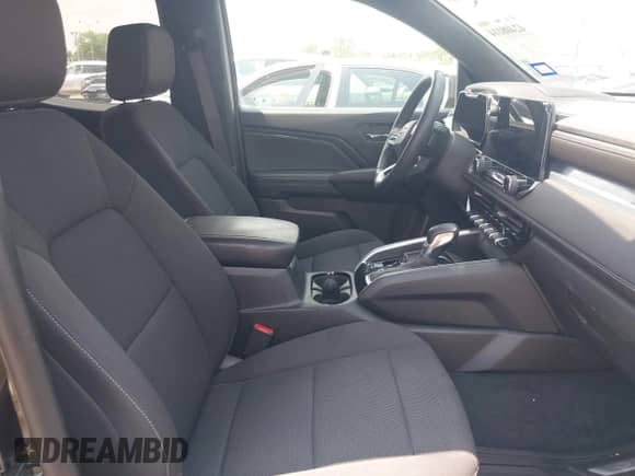 2023 Chevrolet Colorado 2WD LT z VIN 1GCPSCEK4P1128783, wystawiony jako IAAI lot #42408114 z przebiegiem 52 471 mil mil oraz . Historia ofert i sprzedaży dostępna na DreamBid. Obrazek 5.