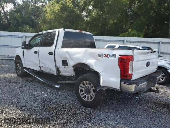 2018 Ford F-250 XL z VIN 1FT7W2B61JEB31016, wystawiony jako Copart lot #70891895 z przebiegiem 348 588 mil mil oraz Szkoda całkowita • Salvage title. Historia ofert i sprzedaży dostępna na DreamBid. Obrazek 2.