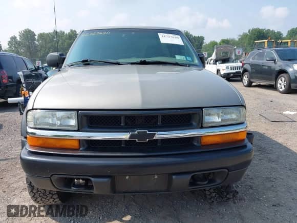 2003 Chevrolet S-10 LS с VIN 1GCCT19X738149232, выставлен на аукционе IAAI как лот 42727630 с пробегом 53 595 миль миль и . История ставок и продаж доступна на DreamBid. Изображение 12.