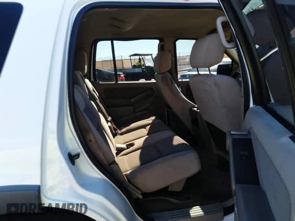 2006 Ford Explorer XLT with VIN 1FMEU73E76UB58360, listed as a IAAI auction lot 43463533 with 170,475 mi miles and . Bid and sale history available at DreamBid. Image 8.