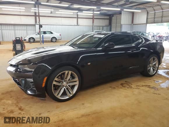 2018 Chevrolet Camaro 1SS z VIN 1G1FF1R71J0110709, wystawiony jako Copart lot #82028345 z przebiegiem 85 225 mil mil oraz Szkoda całkowita • Salvage title. Historia ofert i sprzedaży dostępna na DreamBid. Obrazek 1.