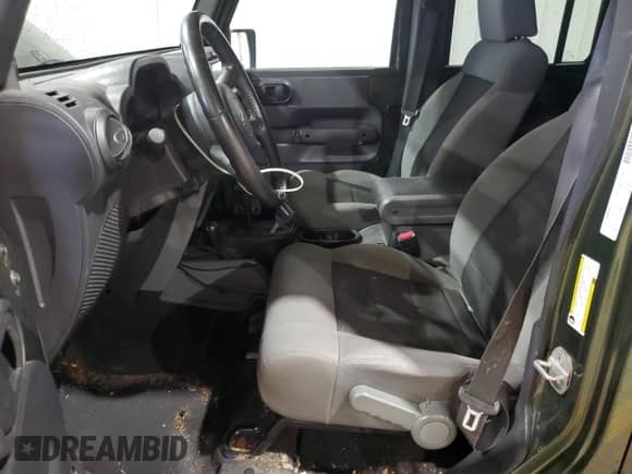 2008 Jeep Wrangler Unlimited X with VIN 1J4GA39158L583789, listed as a Copart auction lot 86292065 with 170,334 mi miles and Salvage title. Bid and sale history available at DreamBid. Image 7.