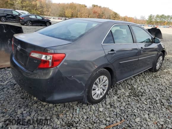 2014 Toyota Camry XLE with VIN 4T4BF1FK0ER430909, listed as a Copart auction lot 81893735 with 121,680 mi miles and Salvage title. Bid and sale history available at DreamBid. Image 3.