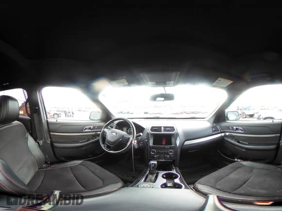 2018 Ford Explorer XLT z VIN 1FM5K8DH9JGC06811, wystawiony jako IAAI lot #43537534 z przebiegiem 135 099 mil mil oraz . Historia ofert i sprzedaży dostępna na DreamBid. Obrazek 18.