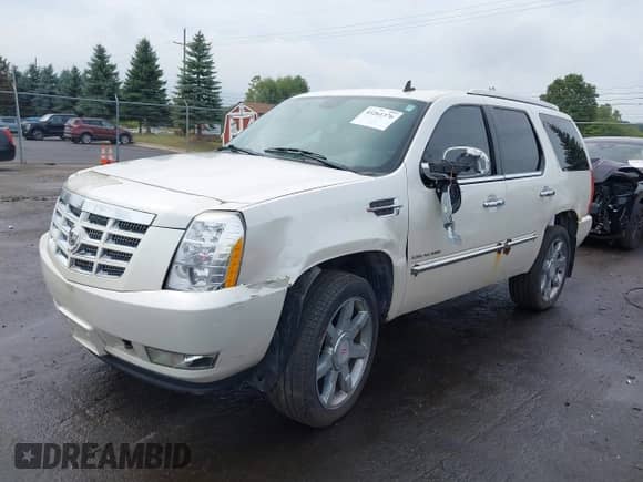 2012 Cadillac Escalade Luxury z VIN 1GYS4BEF3CR133366, wystawiony jako IAAI lot #43261376 z przebiegiem 145 158 mil mil oraz . Historia ofert i sprzedaży dostępna na DreamBid. Obrazek 2.