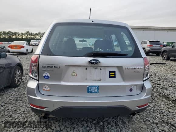 2010 Subaru Forester X z VIN JF2SH6AC2AG757344, wystawiony jako Copart lot #80175465 z przebiegiem 105 579 mil mil oraz Szkoda całkowita • Salvage title. Historia ofert i sprzedaży dostępna na DreamBid. Obrazek 6.