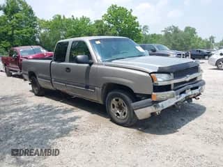 2003 Chevrolet Silverado 1500 LS with VIN 1GCEC19VX3E144938, listed as a IAAI auction lot 42419018 with 322,869 mi miles and . Bid and sale history available at DreamBid. Image 1.
