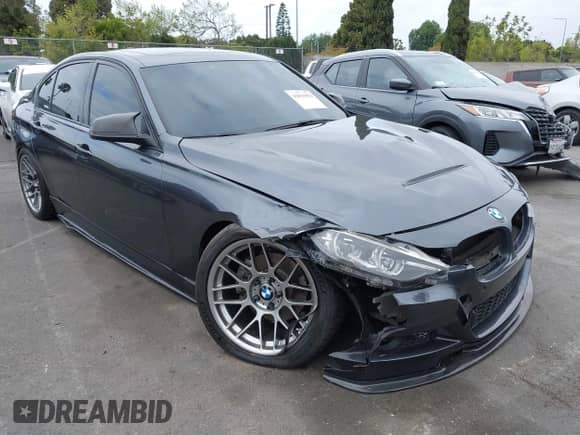 2018 BMW 3 Series 330i with VIN WBA8B9C54JEE82355, listed as a IAAI auction lot 42035076 with 110,914 mi miles and . Bid and sale history available at DreamBid. Image 1.