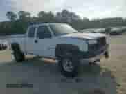 2003 Chevrolet Silverado 2500HD LT z VIN 1GCHK29G83E125196, wystawiony jako Copart lot #55274115 z przebiegiem 307 475 mil mil oraz Szkoda całkowita • Salvage title. Historia ofert i sprzedaży dostępna na DreamBid. Obrazek 14.