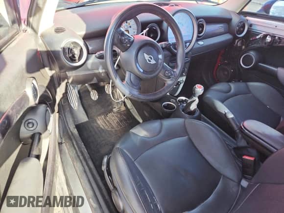 2012 MINI Hardtop S with VIN WMWSV3C56CTY25916, listed as a Copart auction lot 80962285 with 118,668 mi miles and Salvage title. Bid and sale history available at DreamBid. Image 8.