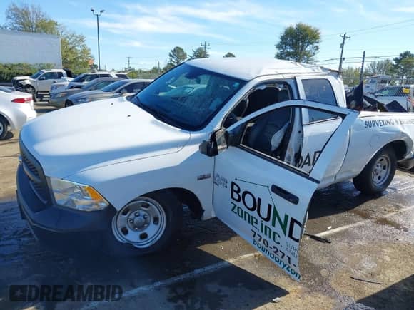 2023 Ram 1500 Tradesman z VIN 1C6RR7FT1PS539885, wystawiony jako IAAI lot #40842942 z przebiegiem 11 753 mil mil oraz . Historia ofert i sprzedaży dostępna na DreamBid. Obrazek 6.