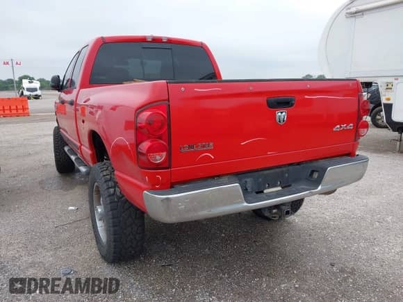 2007 Dodge 2500 SLT с VIN 1D7KS28A27J609242, выставлен на аукционе IAAI как лот 42372141 с пробегом 199 836 миль миль и . История ставок и продаж доступна на DreamBid. Изображение 3.