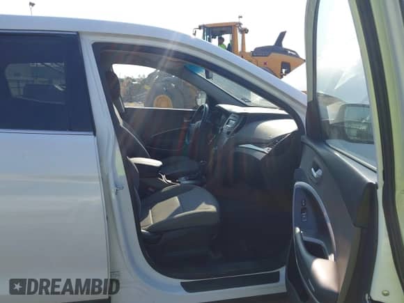 2015 Hyundai Santa Fe с VIN 5XYZT3LB6FG282239, выставлен на аукционе IAAI как лот 43230135 с пробегом 95 396 миль миль и . История ставок и продаж доступна на DreamBid. Изображение 5.