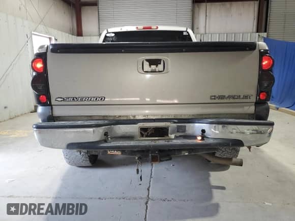2006 Chevrolet Silverado 1500 LT1 with VIN 2GCEK19V261345970, listed as a Copart auction lot 68275715 with 238,037 mi miles and Clean title. Bid and sale history available at DreamBid. Image 6.